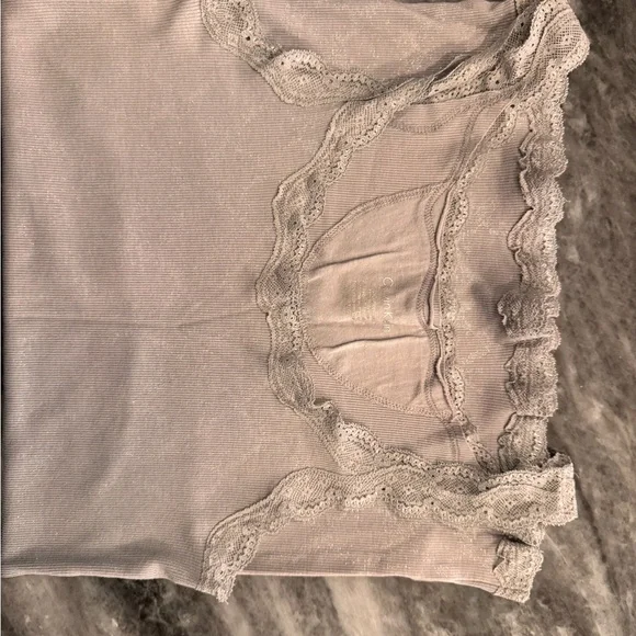 Calvin Klein Women's Lace Trim Camisole Set of 6. Perfect for layering. Exc cond - Picture 7 of 7